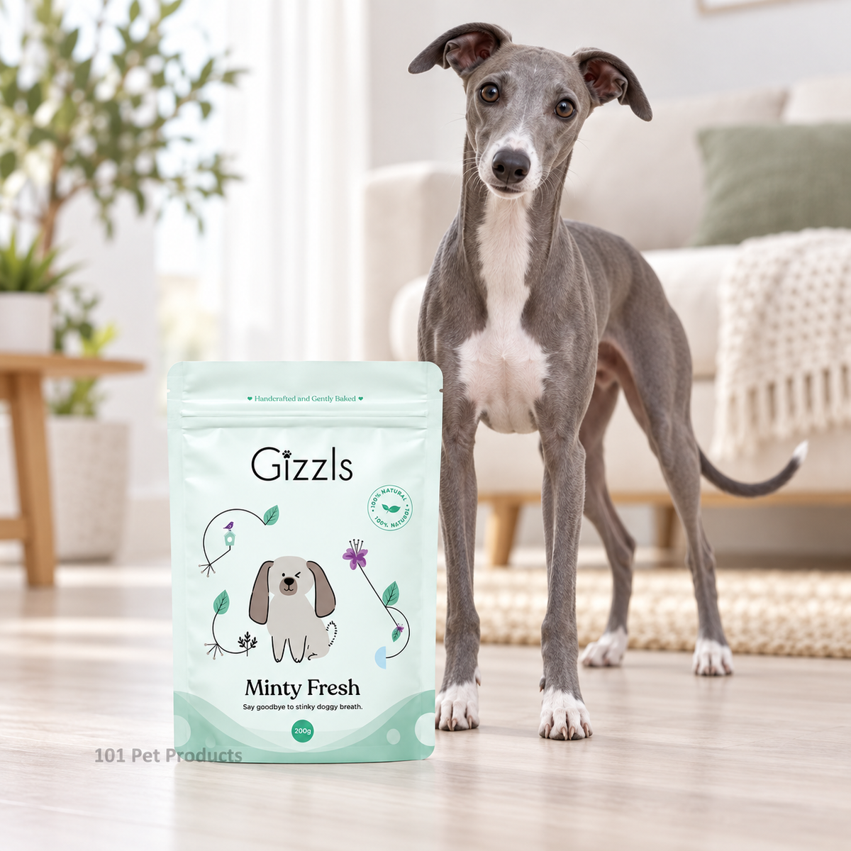 Gizzls Minty Fresh Dog Treats (200 g) lifestyle image